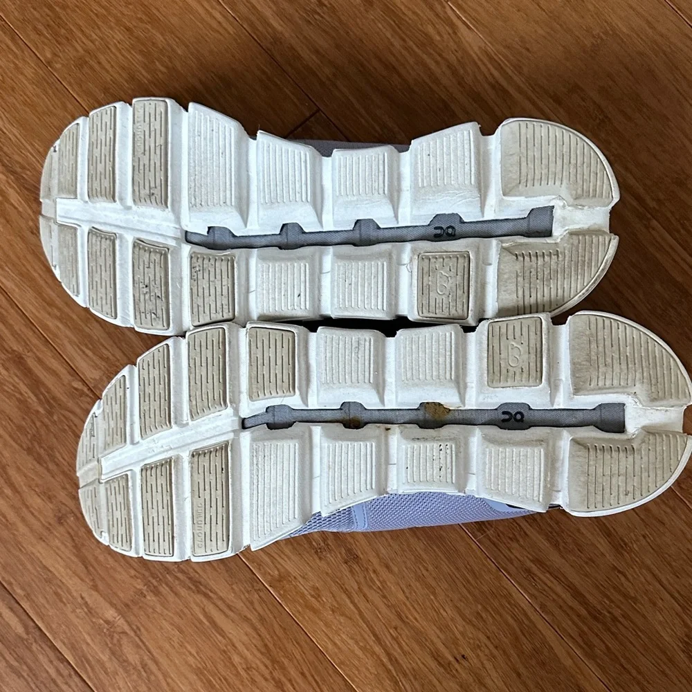 On Cloud Light purple Running Sneakers